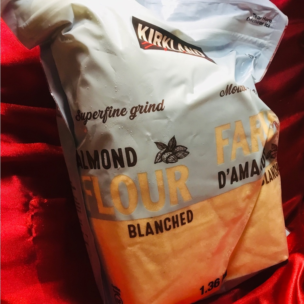 1 Bag of Superfine Kirkland Almond Flour. 1.36 Kg.